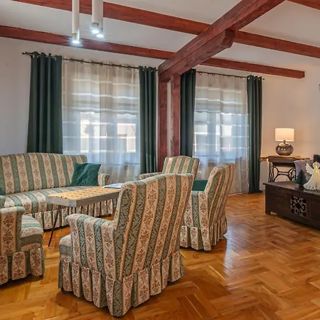 Bella Casa Apartment *