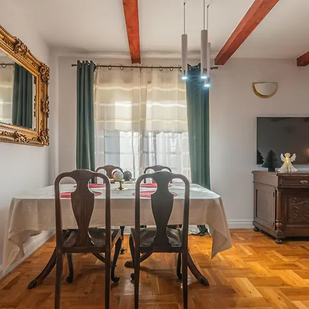 Bella Casa Apartment *